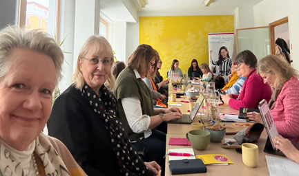 brigitte gantke und eva-maria quast bei der mitgliederversammlung der liberalen frauen